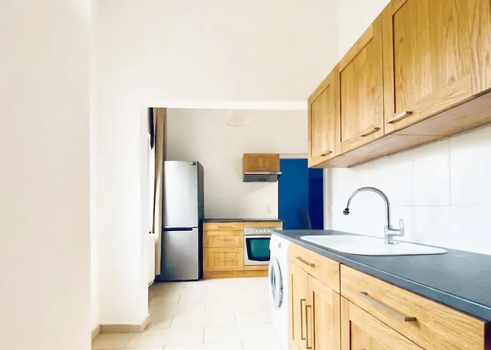 Budget-friendly 4br Perfect For Groups Διαμέρισμα